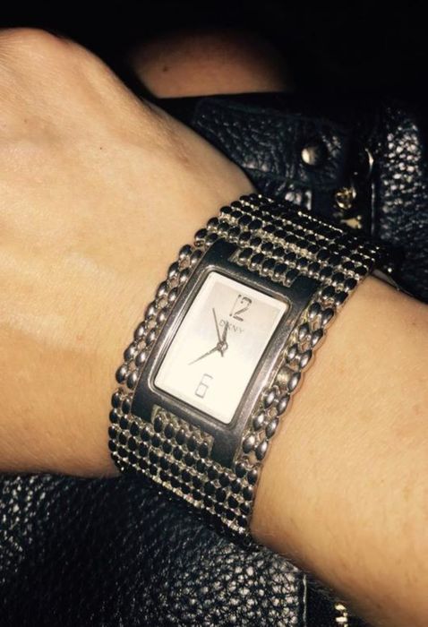 Годинник DNKY 
Робочий
Стан хороший 
Аксесуар н