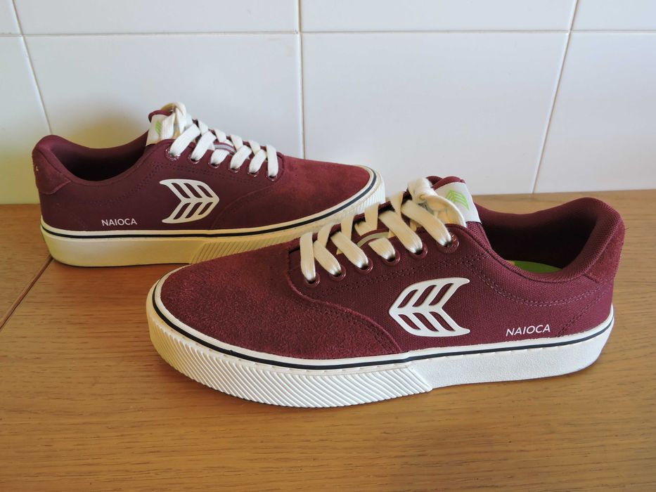 Tenis Cariuma Bordo