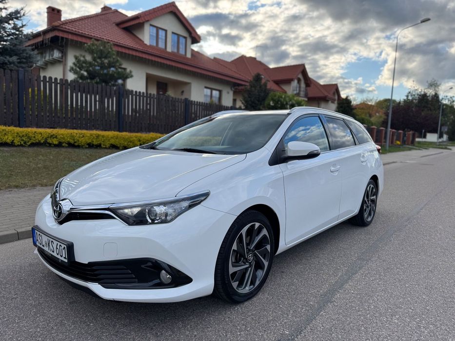 Toyota Auris 2016rok!Execiutiv!Navi!Kamera!Full Opcja!Zadbana!Serwis Aso!!