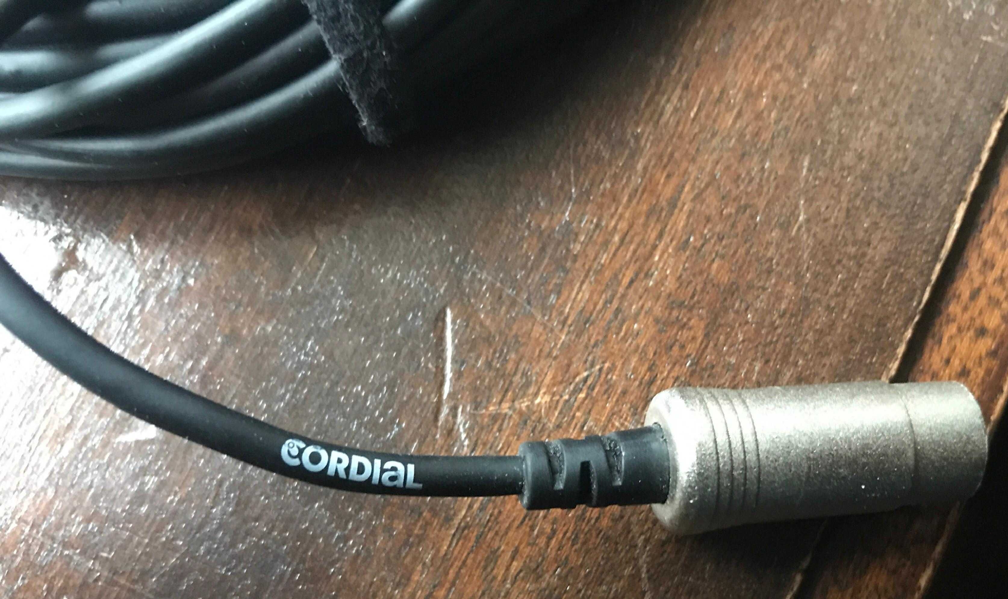 Controlador MIDI Tech 21 MIDI Moose + Cabo CORDIAL CFD 9 AA