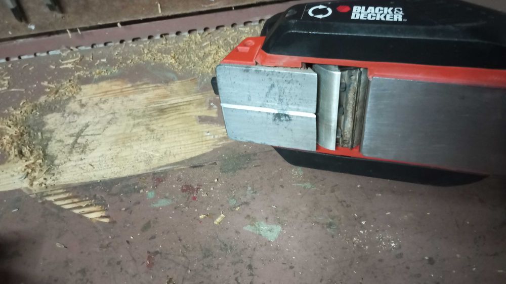 Plaina black Decker em bom estado