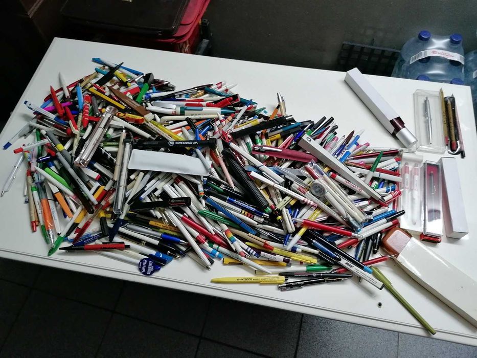 Canetas com publicidade