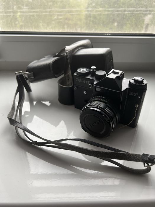 Зенит ЕТ + Helios-44M-4 (плівковий фотоапарат)