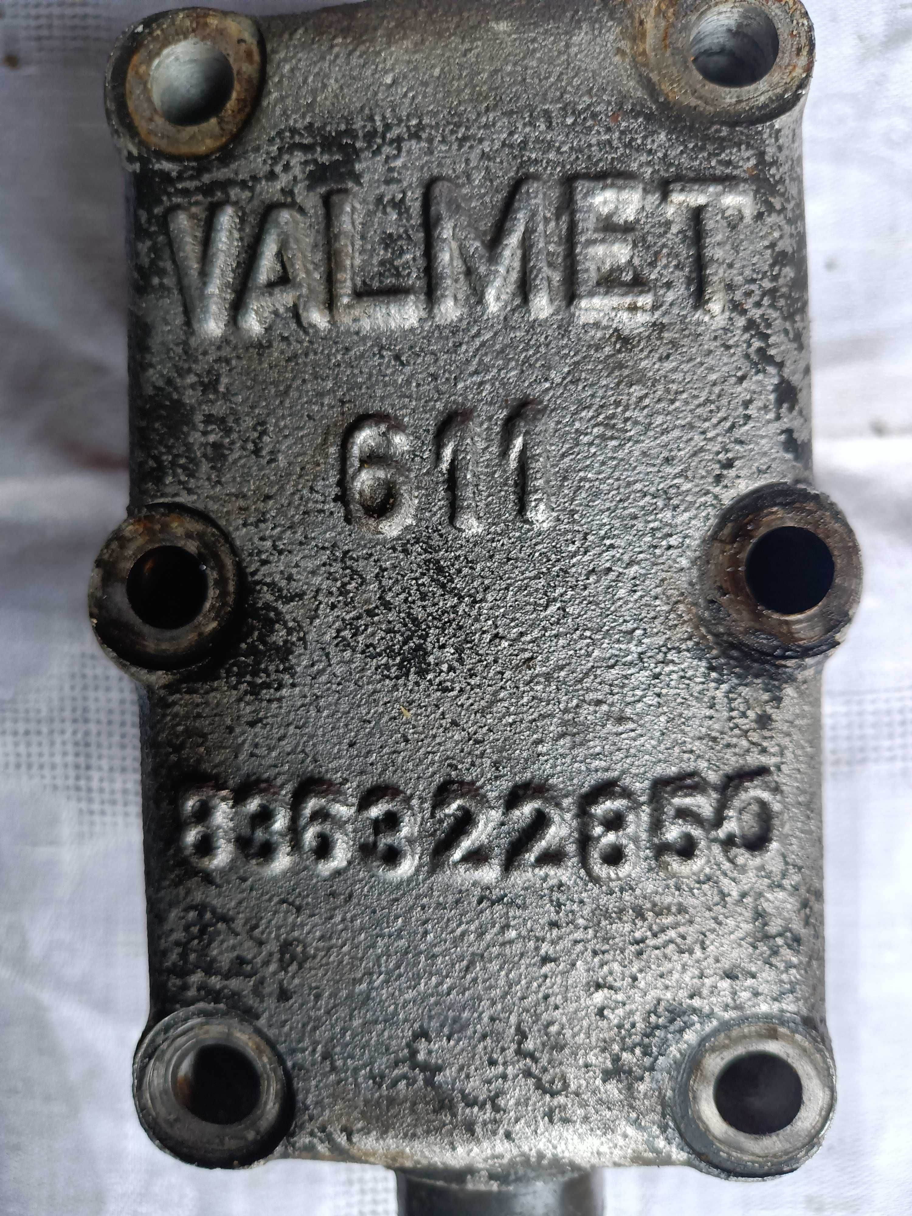 Valtra Dronningborg Massey Ferguson Valmet Sisu 611  części silnika