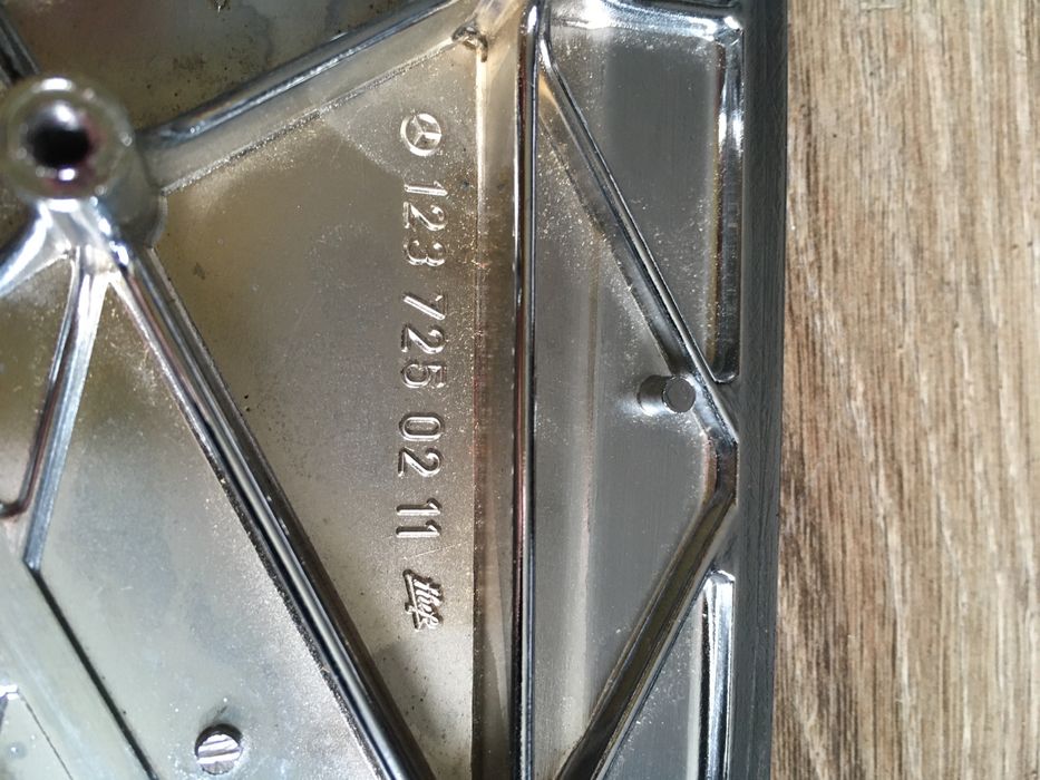 Mercedes 123 chromowana osłona lusterka