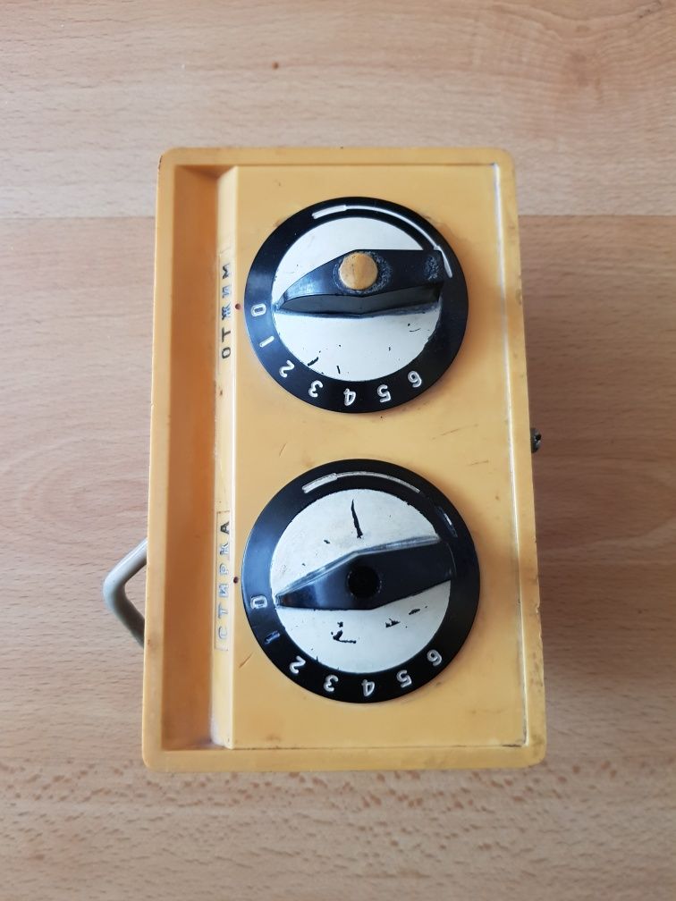 Stare radzieckie zegary z 1975r. wyłączniki czasowe 6 minut, sprawne.