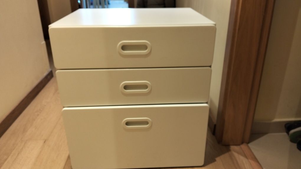 Comoda  para quarto de crianças,