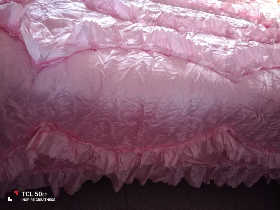 Edredom para cama de casal em muito bom estado.