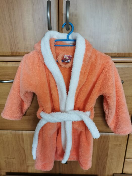 Szlafrok szlafroczek dziecięcy rozm. 110-116