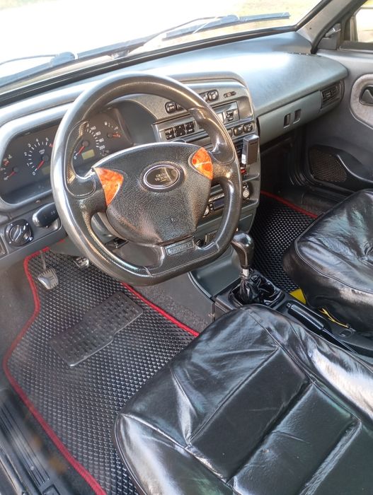 Продам авто ваз-2199 на полном ходу