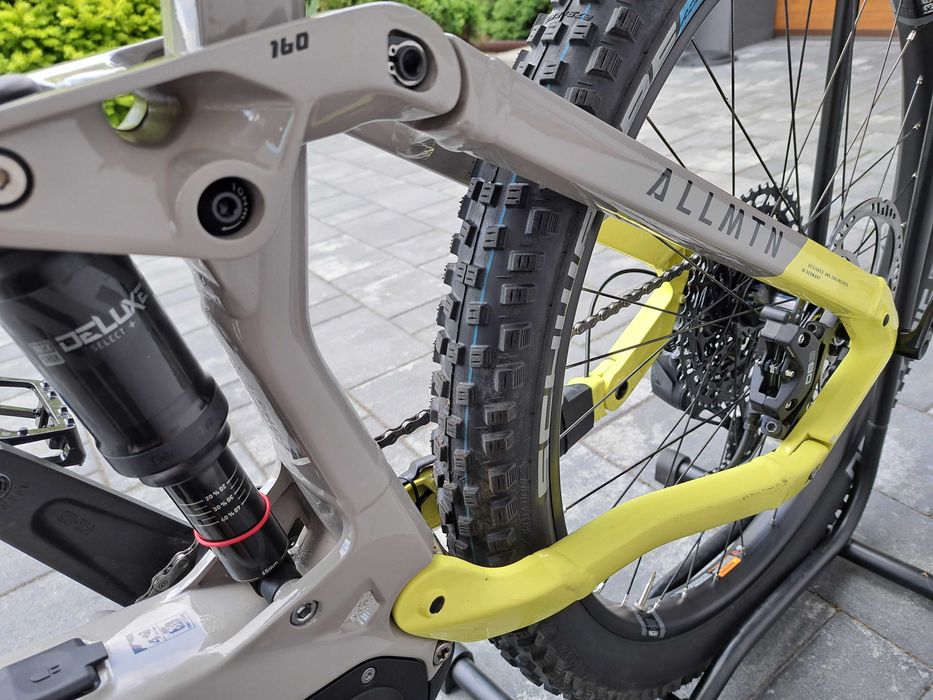 Haibike Allmtn 2 / Yamaha 720 / XL