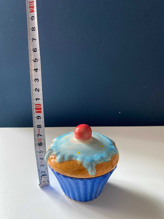 Świeczka i świecznik w kształcie babeczki