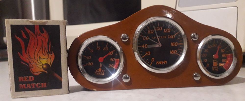 Рэтро спидометр для авто