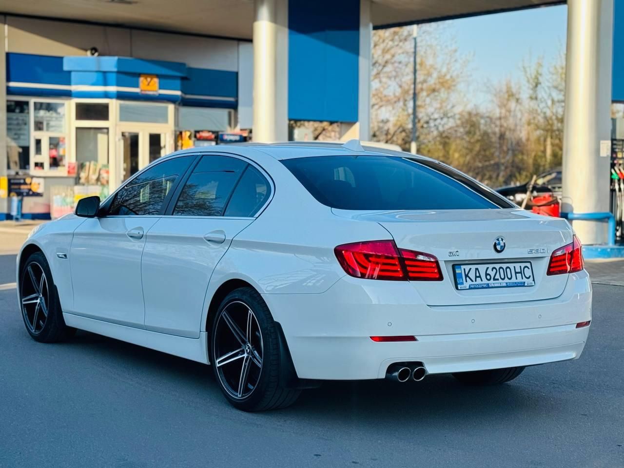 Легковой автомобиль BMW