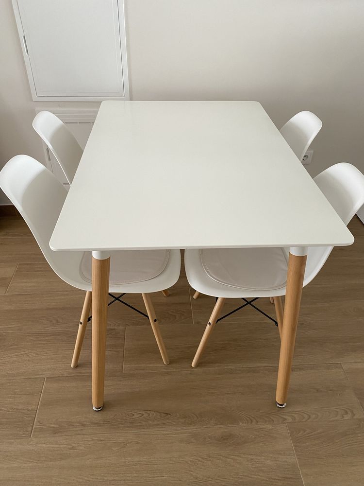 Mesa branca estilo nordico (120x80)