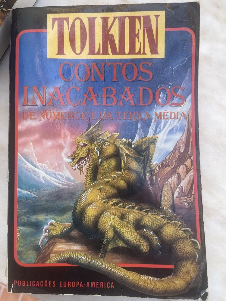 Livros variados em Português