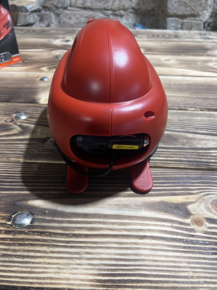 Kompresor 12v black&decker ASI200