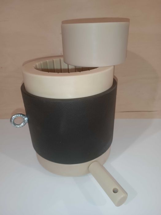 Бочка 3,3 литра для маслопресса, капролоновая