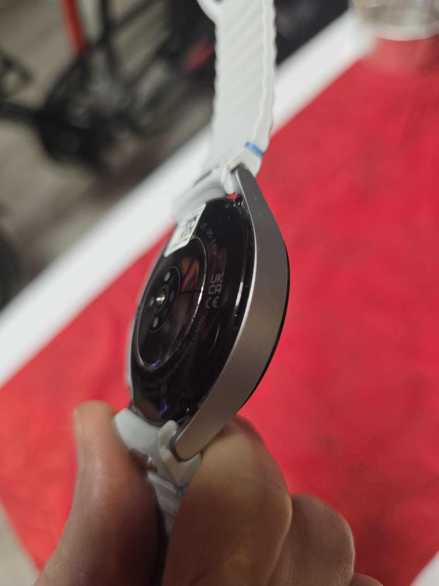 Zegarek Samsung Galaxy Watch 7, 44mm, LTE, srebrny