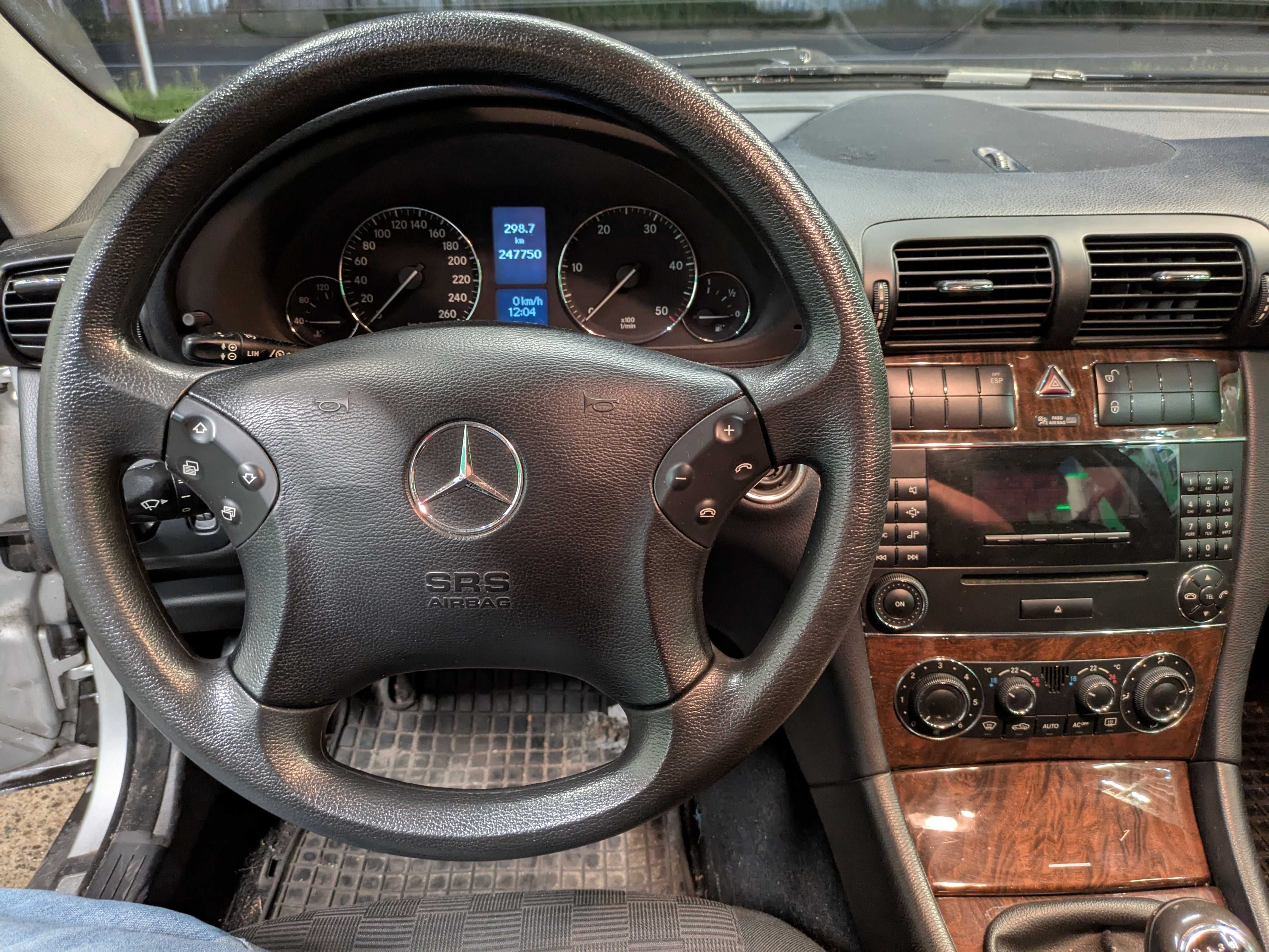 Mercedes-Benz C 220 CDI (2004 rok)