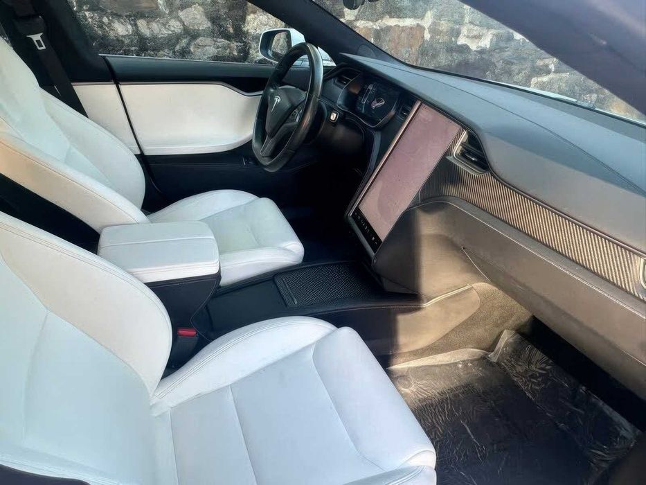 Tesla Model S Performance      2020