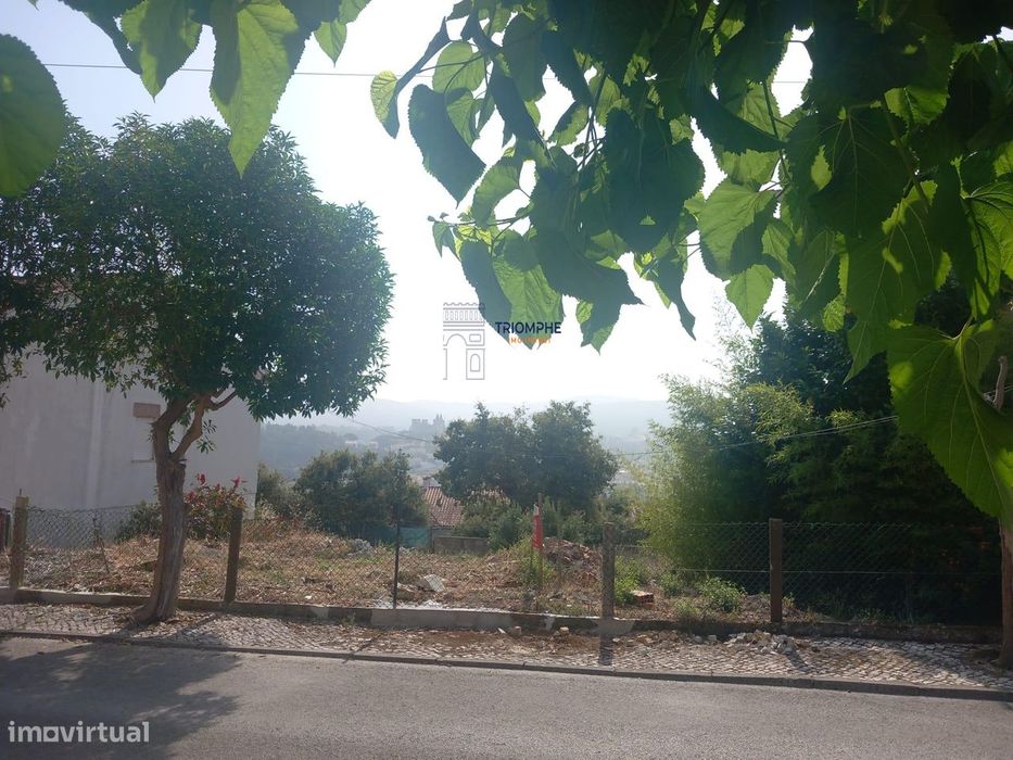 Terreno 471m2 com projeto vista Castelo em Porto de Mós
