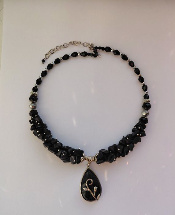 Прикраси з натурального каміння ручної роботи