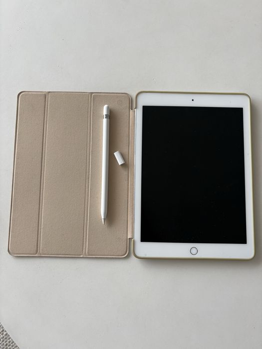 IPad Pro 9,7” 128GB WiFi, Pecil, capa e bolsa