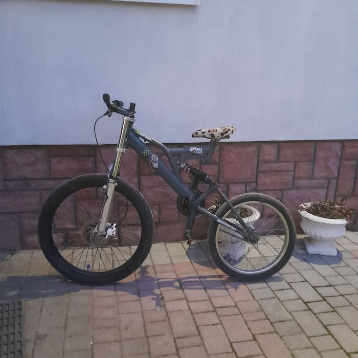 Сритец байк    street bike