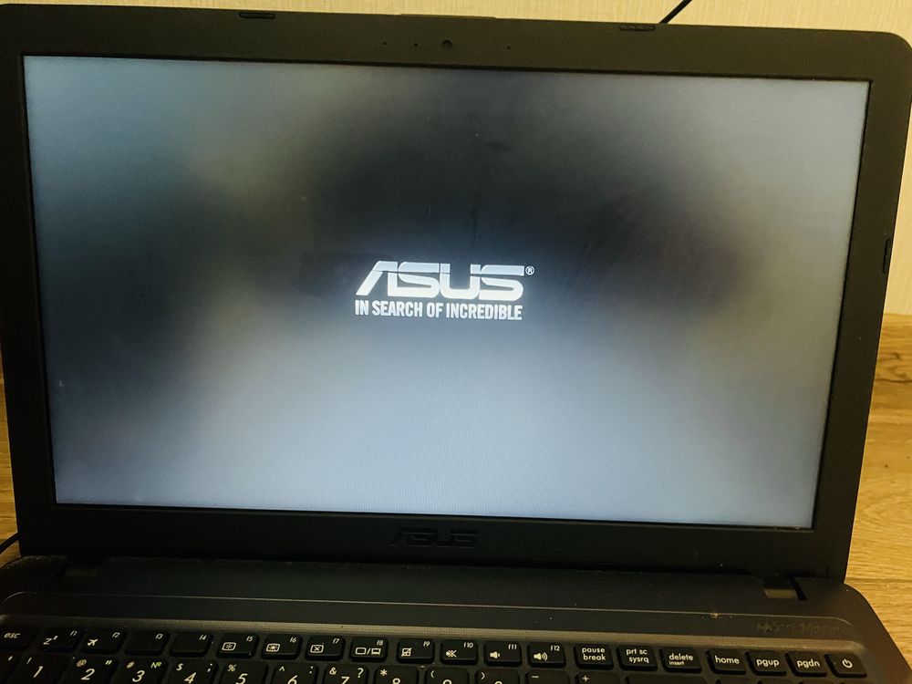 Ноутбук Асус ASUS X543M. Гарний стан.