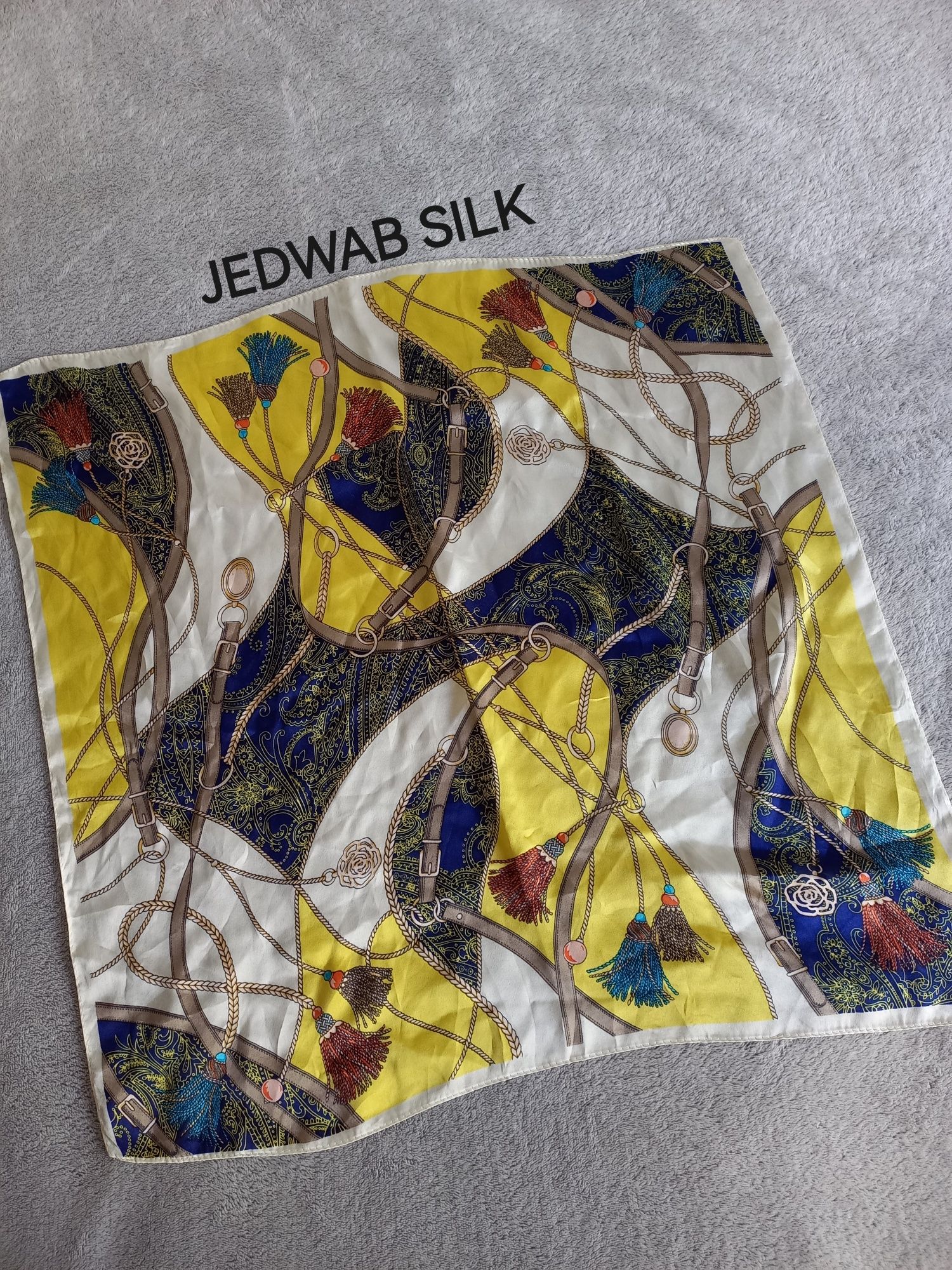 Jedwabna apaszka