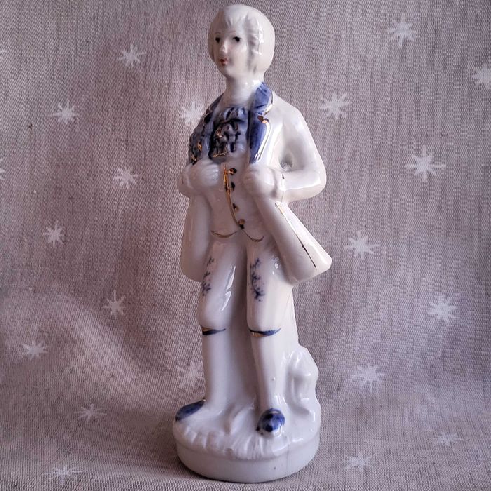 Кавалер Германия, фарфор