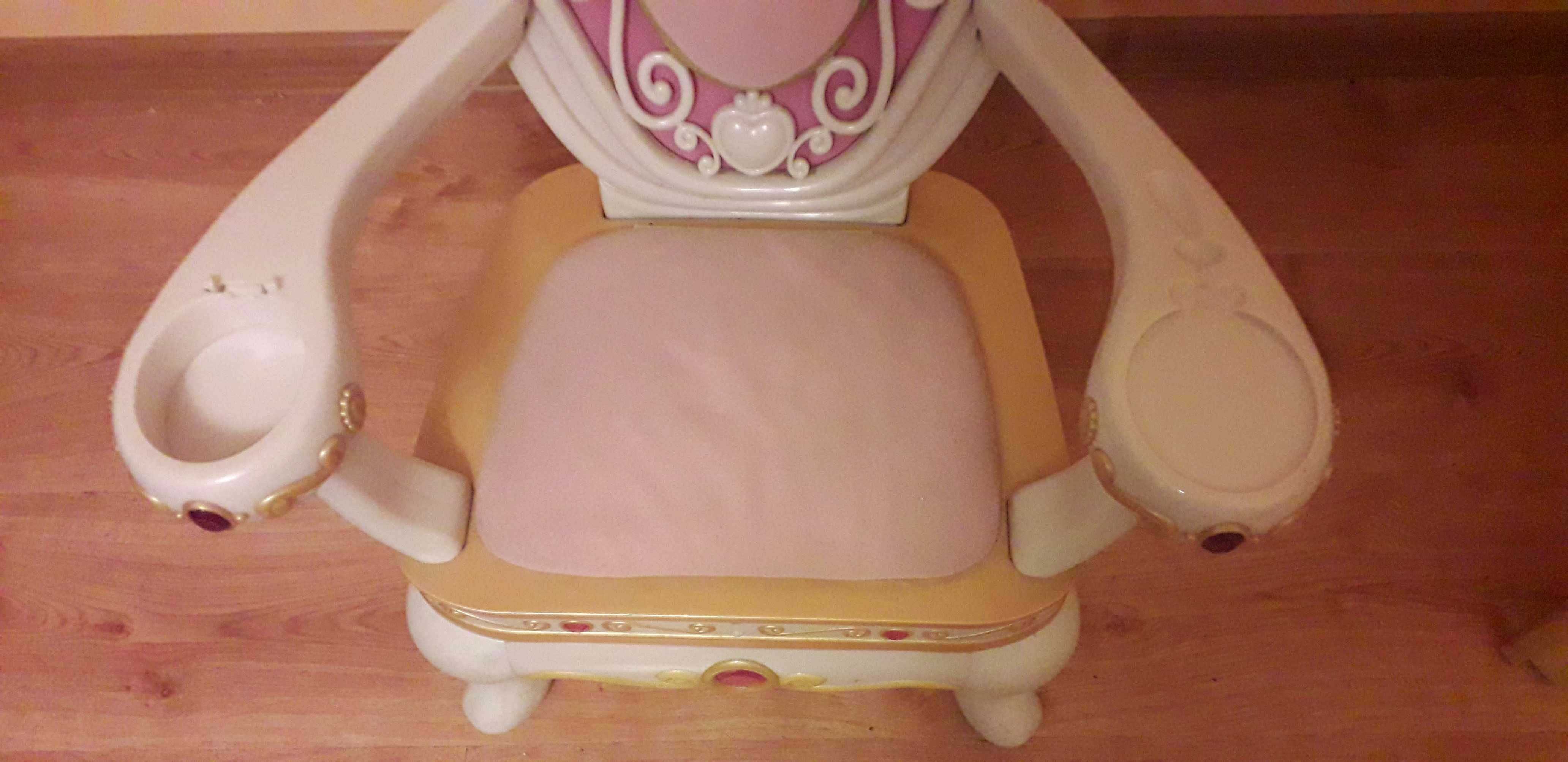 Tron dla księżniczki, krzesełko