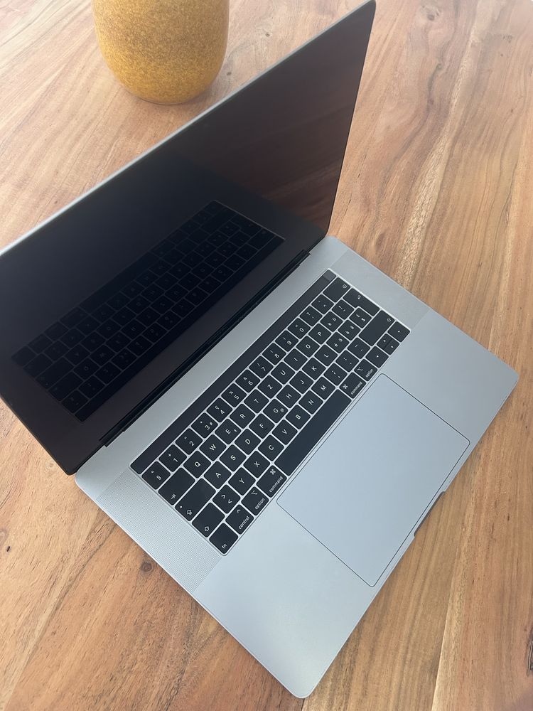 MacBook Pro 15.4” - Para Peças