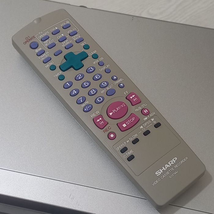 SHARP ретро відеомагнітофон касетний