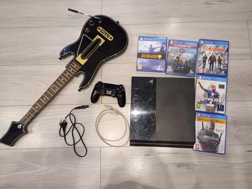 Playstation 4 + 1 pad + gitara