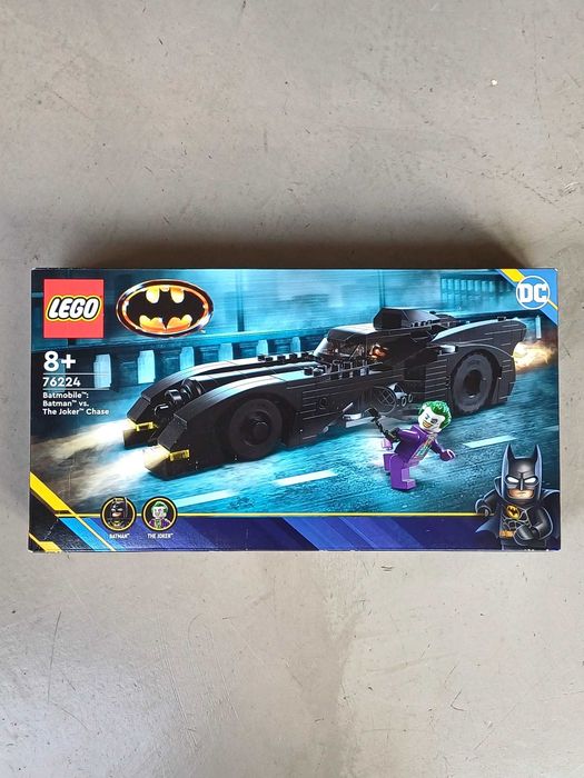 LEGO 76224 Batman 1989 Batmobile Batman vs. The Joker Chase