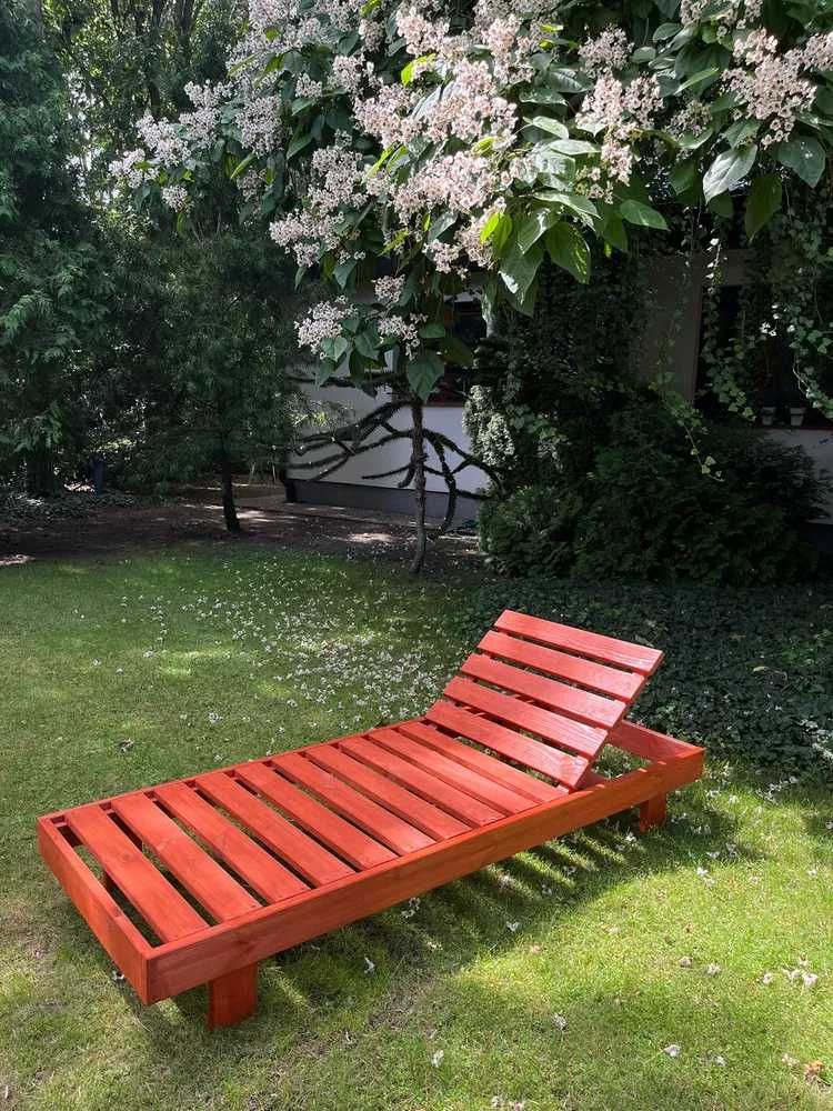 Drewniany Leżak Ogrodowy