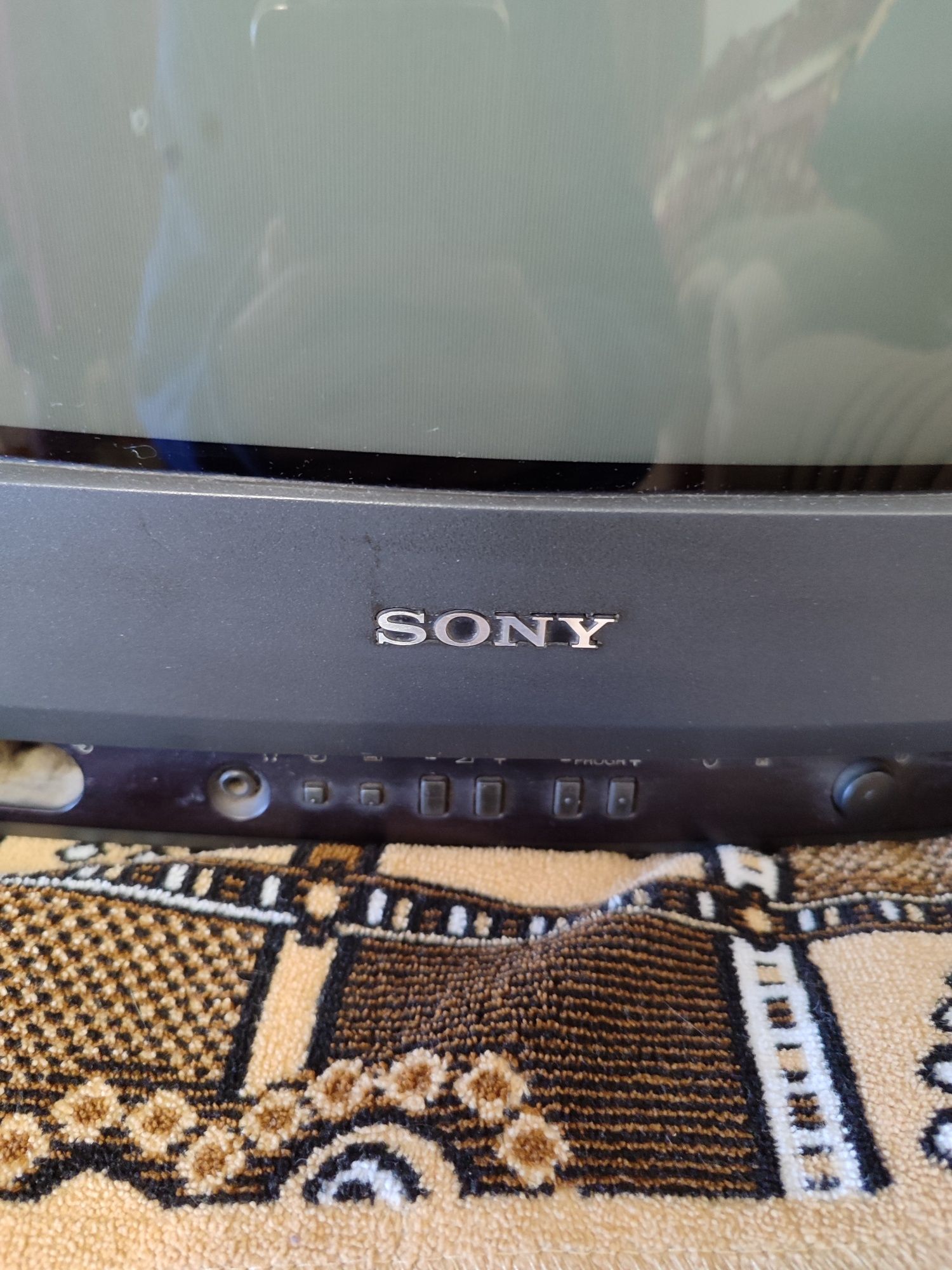 Телевизор Samsung , Маленький телевизор Sony
