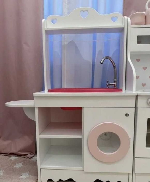 Детская деревянная кухня
Дитяча кухня iграшкова