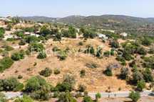 Terreno com ruína com projeto aprovado para construção de moradia