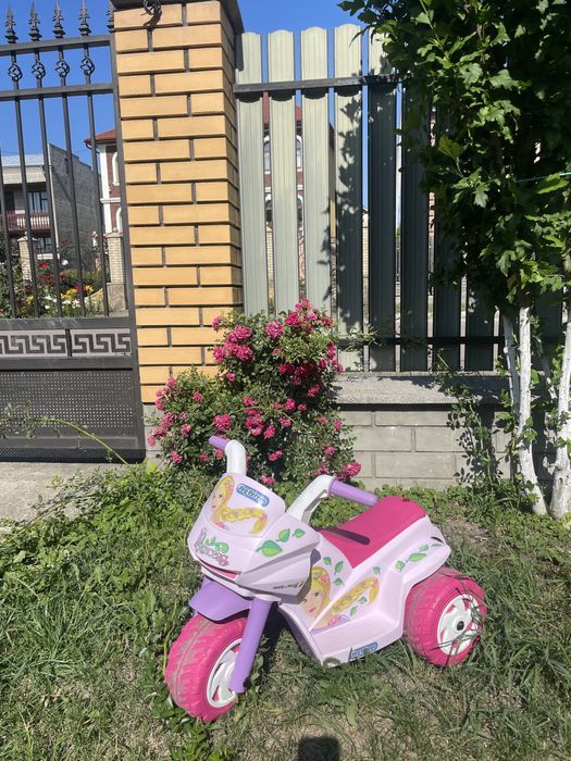 Продам трехколесный электромотоцикл Peg perego
