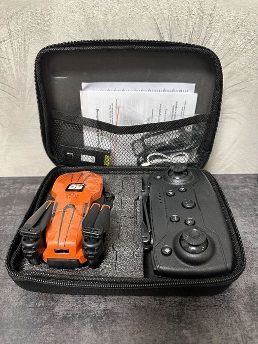 Квадракоптер D88 (дрон)