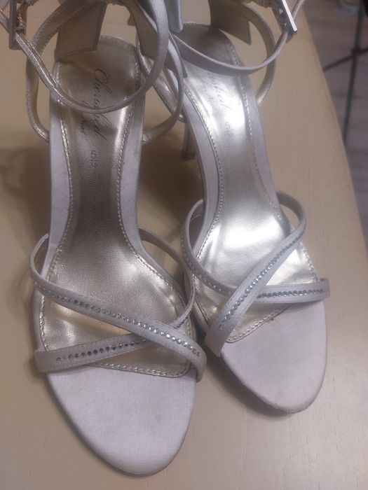 Продам жіночі босоніжки