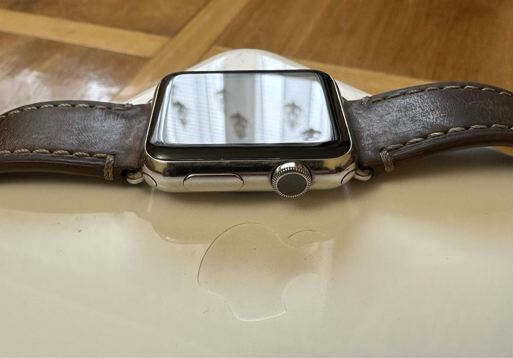 Apple Watch , 42mm, Stainless steel, Sapphire crystal, Ceramic back.