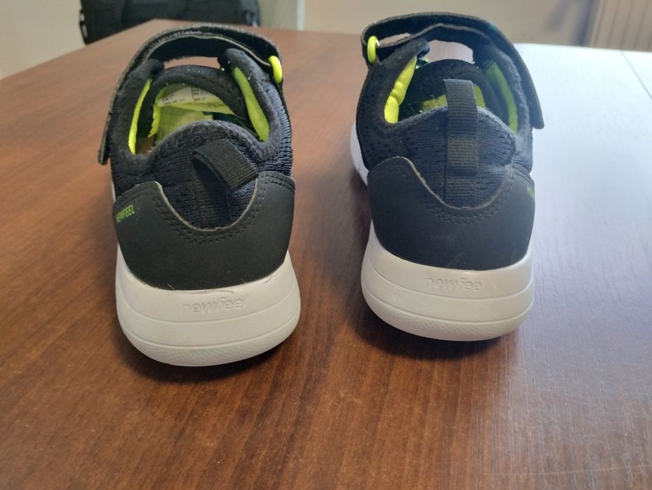 Buty sportowe chłopięce Newfeel rozmiar 38 wf gimnastyka z białą podes