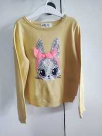 Sweterek z cekinowym królikiem rozmiar 110/116 H&M