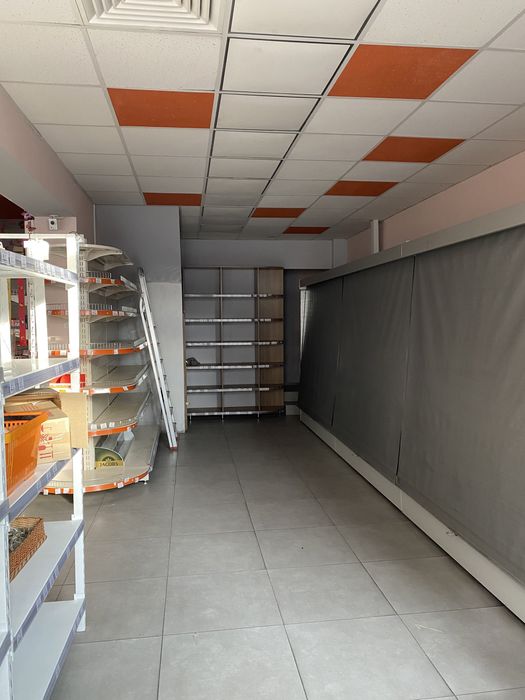 Продуктовый магазин с оборудованием