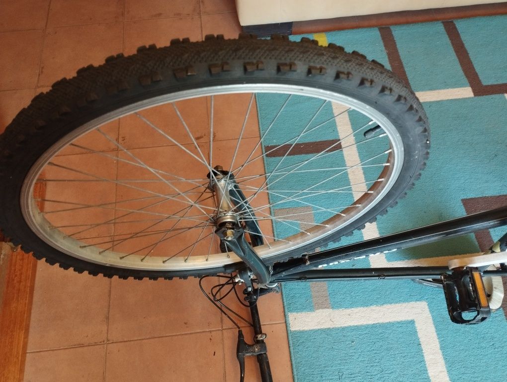 Bicicleta com roda de estrada 26