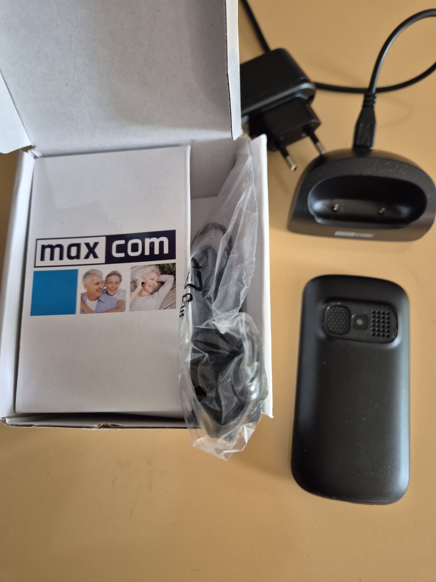 Telemovel MAXCOM MM462BB